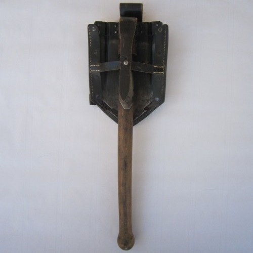 German WW2 1st pattern folding shovel with carrying case