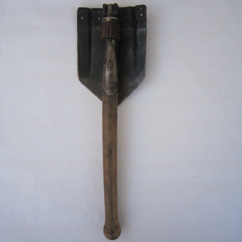 German WW2 1st pattern folding shovel with carrying case