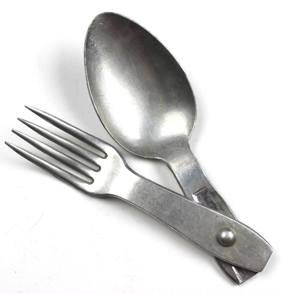 Folding field cutlery set