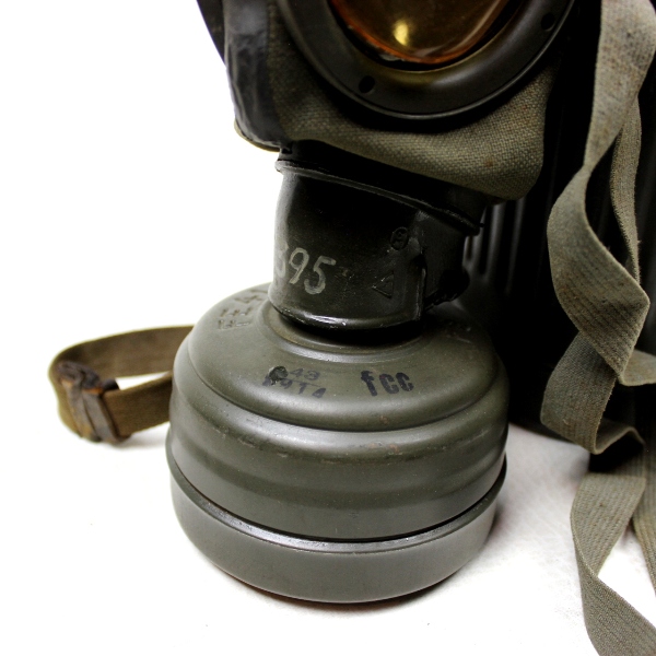 M1930 Gasmask, canister and straps - Identified