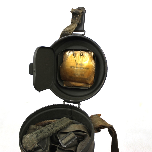 M1930 Gasmask, canister and straps - Identified