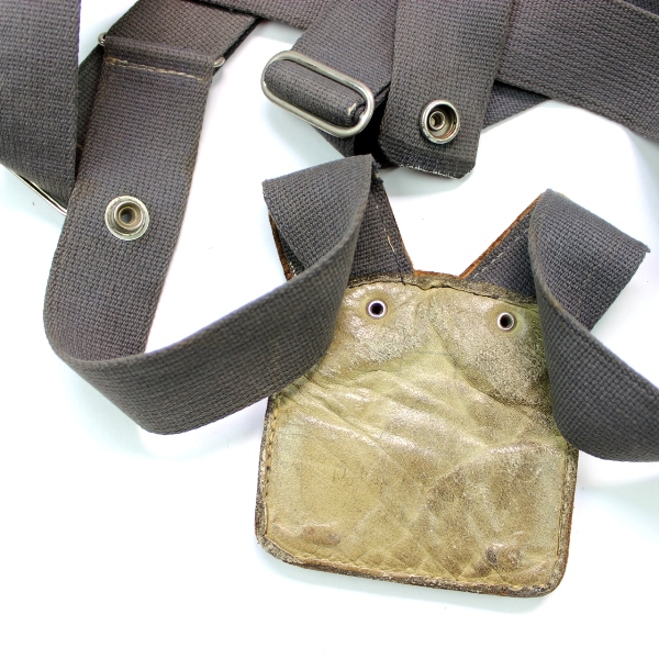 Sword hanger shoulder harness