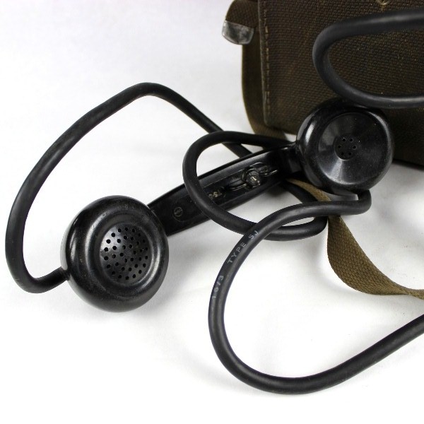 US Army Signal Corps type EE8-B field phone w/ canvas case