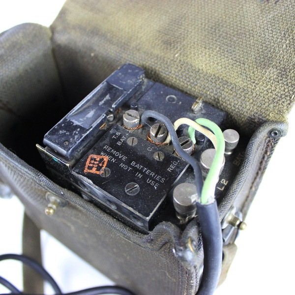 US Army Signal Corps type EE8-B field phone w/ canvas case