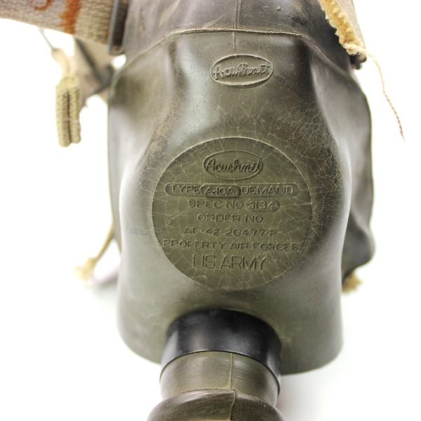 USAAF A-10A demand oxygen mask - 1942 - Medium