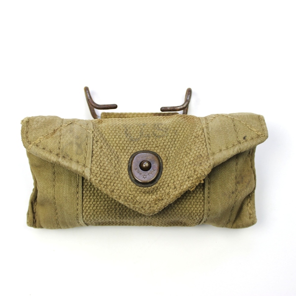 M1924 First aid packet pouch - USMC rigger made?