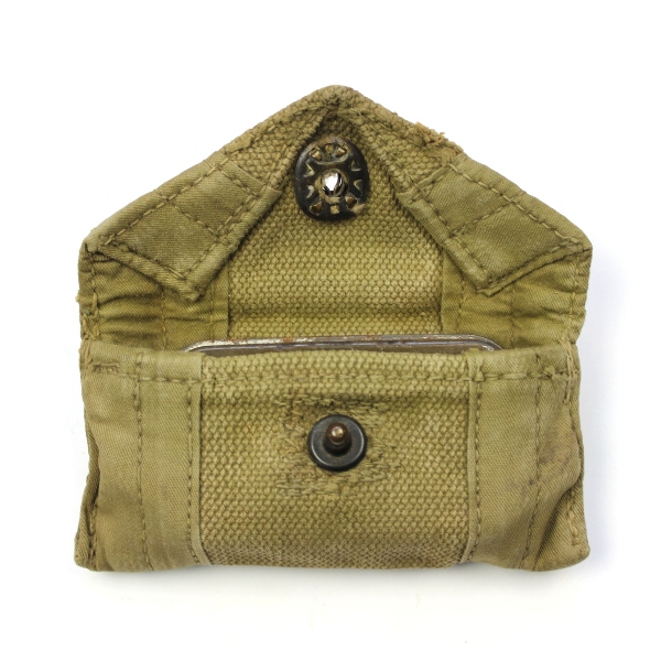 M1924 First aid packet pouch - USMC rigger made?