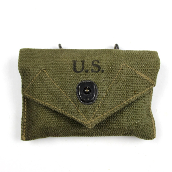 M1942 first aid packet pouch w/ content - 1945