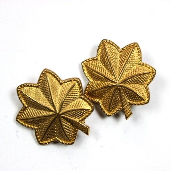 Matching pair of Major rank shoulder insignia - Vanguard