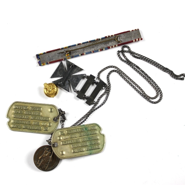 US Army dog tags, ribbons, marksman badge lot
