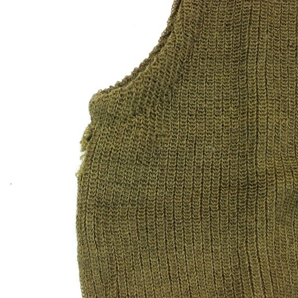 V Neck OD Wool sleeveless sweater - US Army issue - Medium