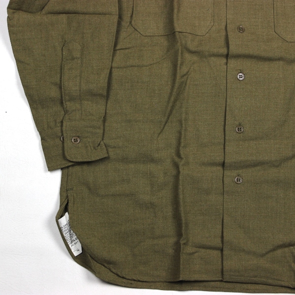 US Army wool flannel service shirt - 15 1/2 X 33 Mint
