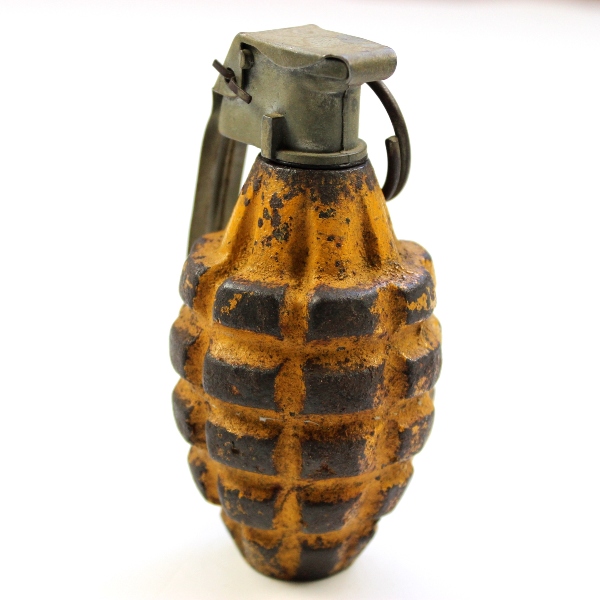 MKII fragmentation grenade w/ fuze - 1942/43