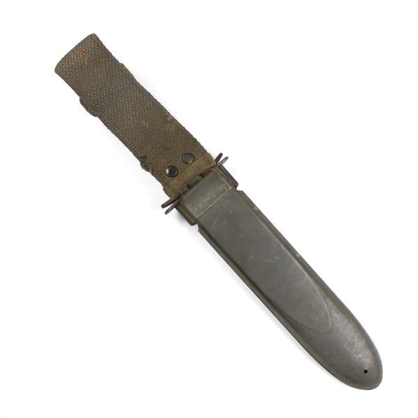 US Navy MK2 fighting knife w/ B.M. Co sheath