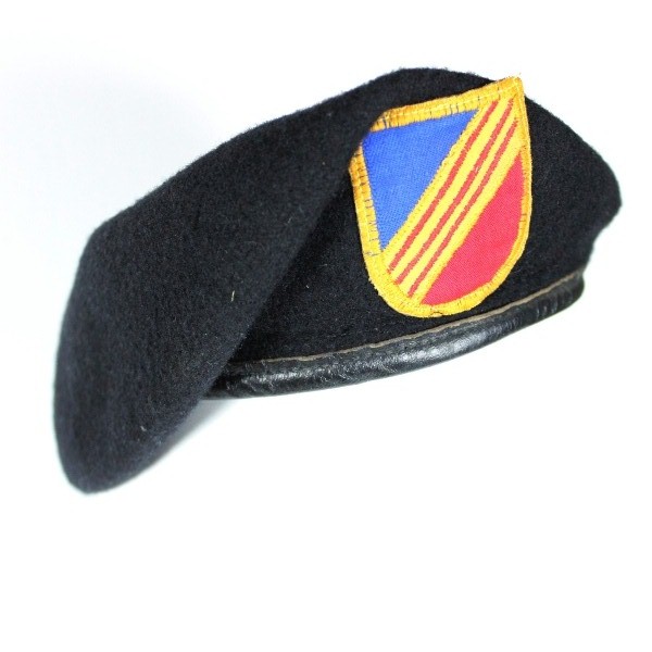 Black beret w/ 74th Infantry Detachement LRRP flash