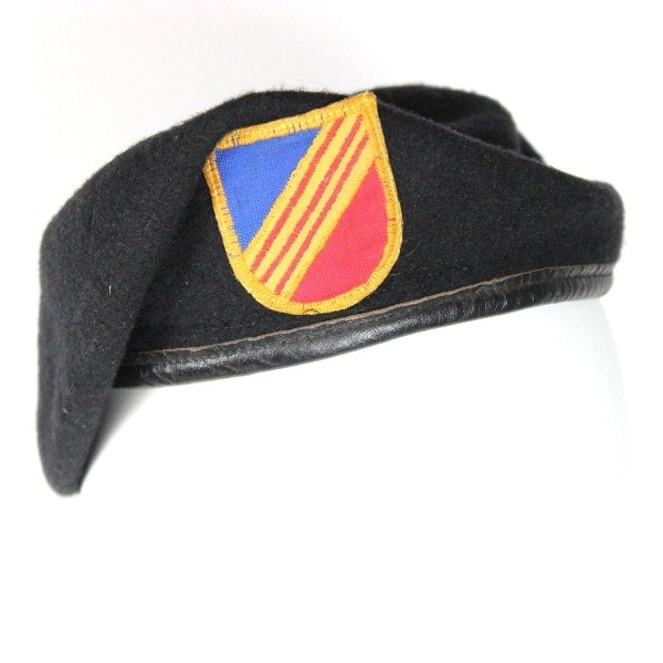 Black beret w/ 74th Infantry Detachement LRRP flash