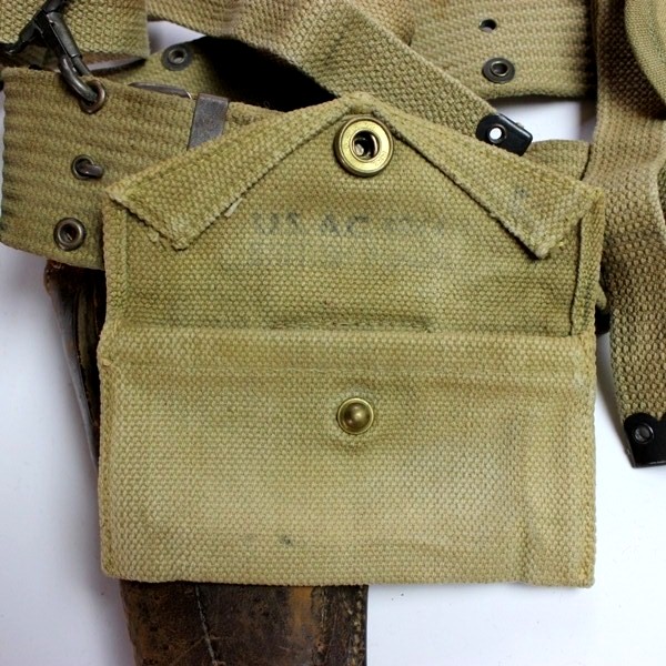 ETO officers equipment grouping: Belt, suspenders, pouch, holster - British Made