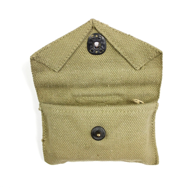 M1942 First aid packet pouch w/content - 1943