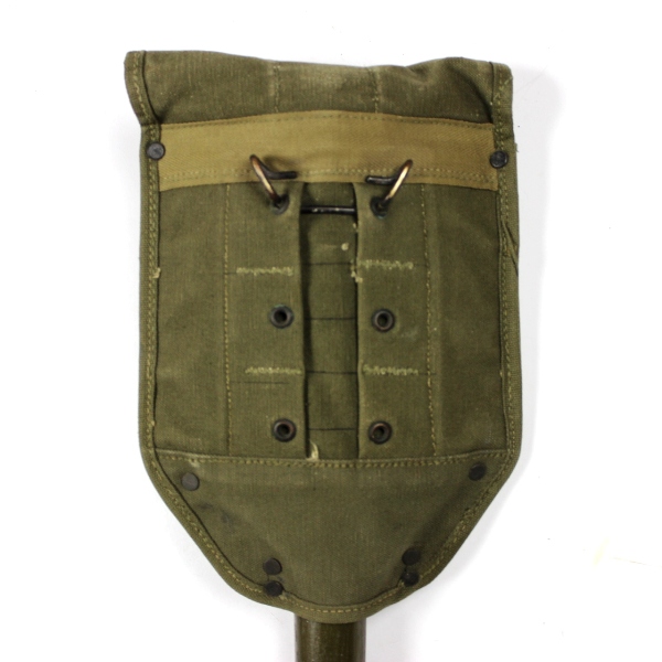 M1943 entrenching tool w/ carrier