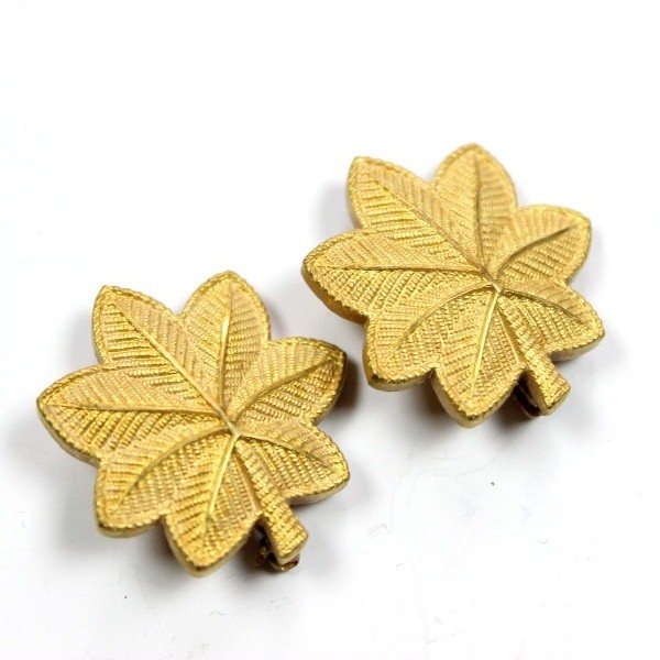 44th Collectors Avenue - Matching pair of Captain rank shoulder ...