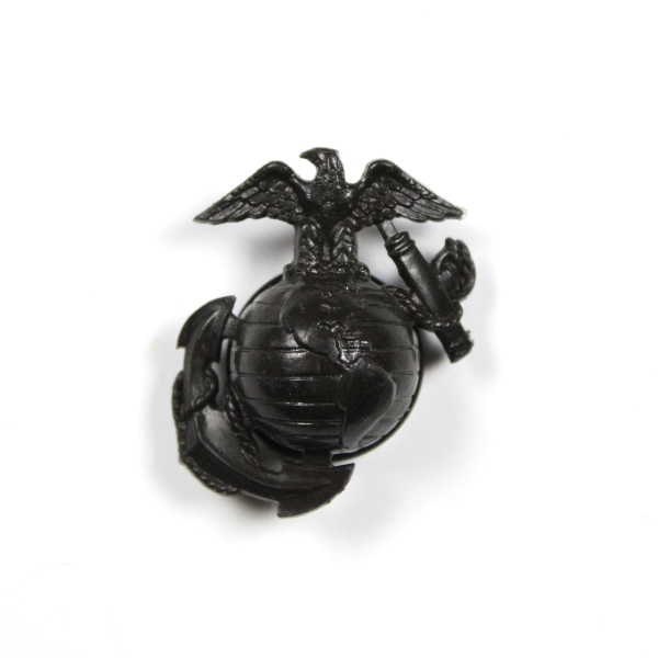 US Marine Corps dress cap device - plastic variant