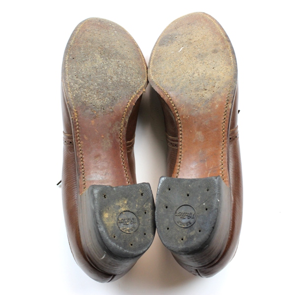 44th Collectors Avenue - Women Army Corps (WAC) service shoes - dated 1943
