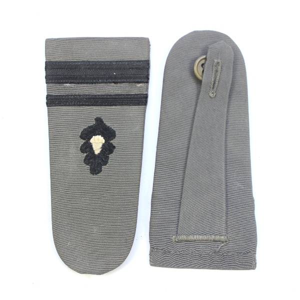 US Navy slate gray shoulder boards - LtJG Medical Corps